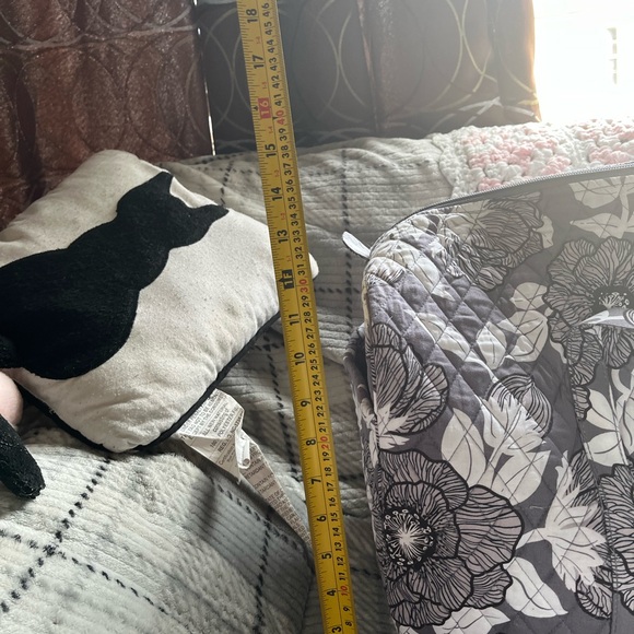 NWOT Vera Bradley Floral Quilted Duffle Bag - Picture 7 of 7